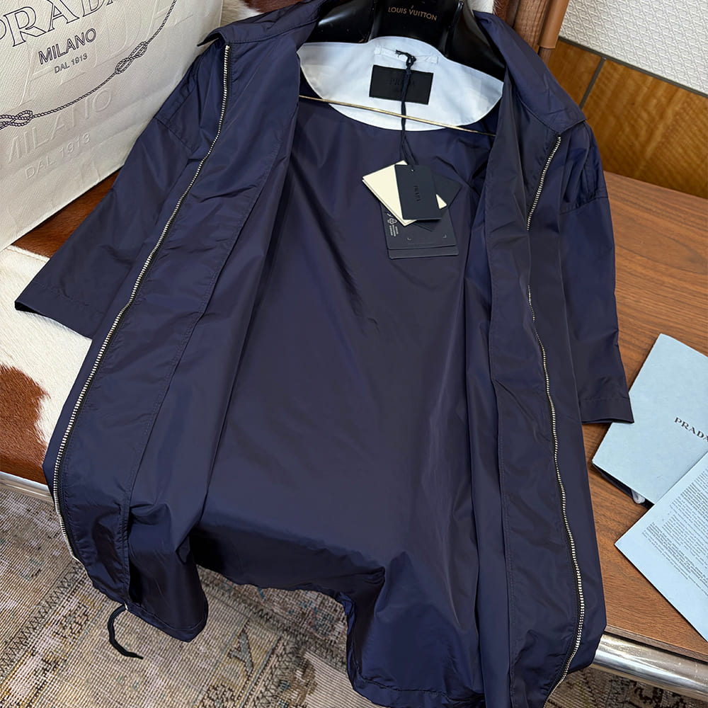 Pra*a UNISEX SHIRT(size:S|M|L|XL)