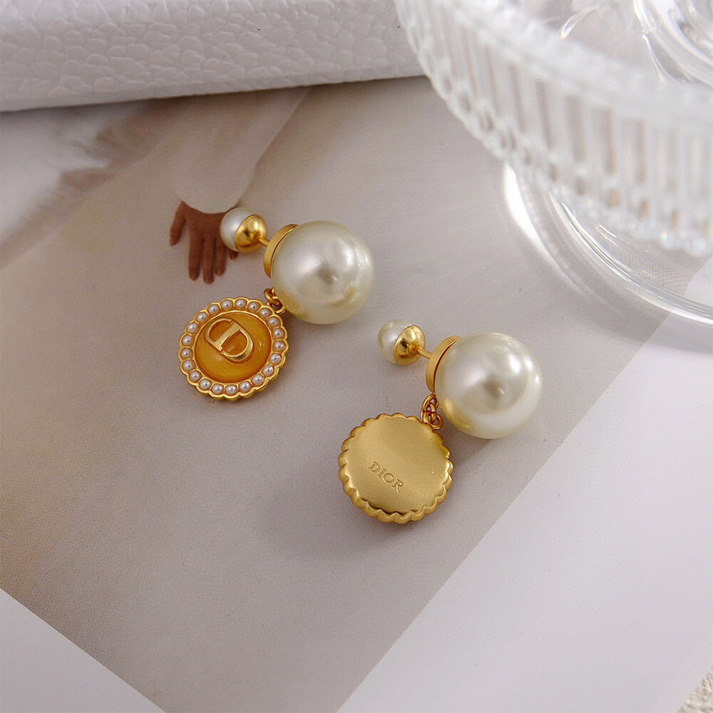 D10r PEARL EARRINGS