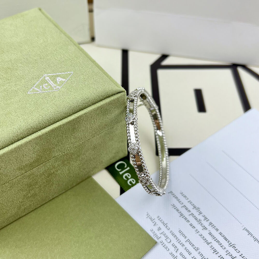 V*n Cl**f & Arpels Perlée sweet clovers bracelet, medium model