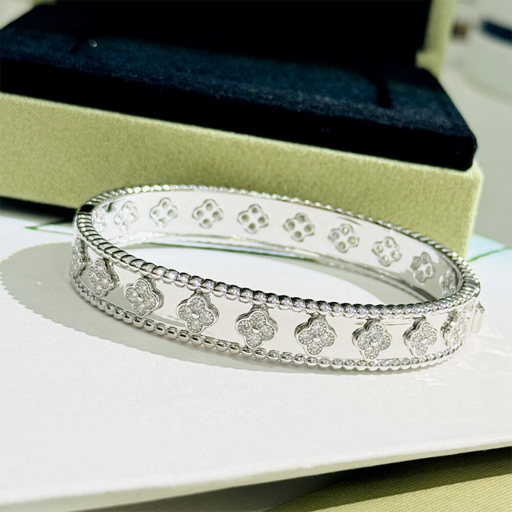 V*n Cl**f & Arpels Perlée clovers bracelet, medium model
