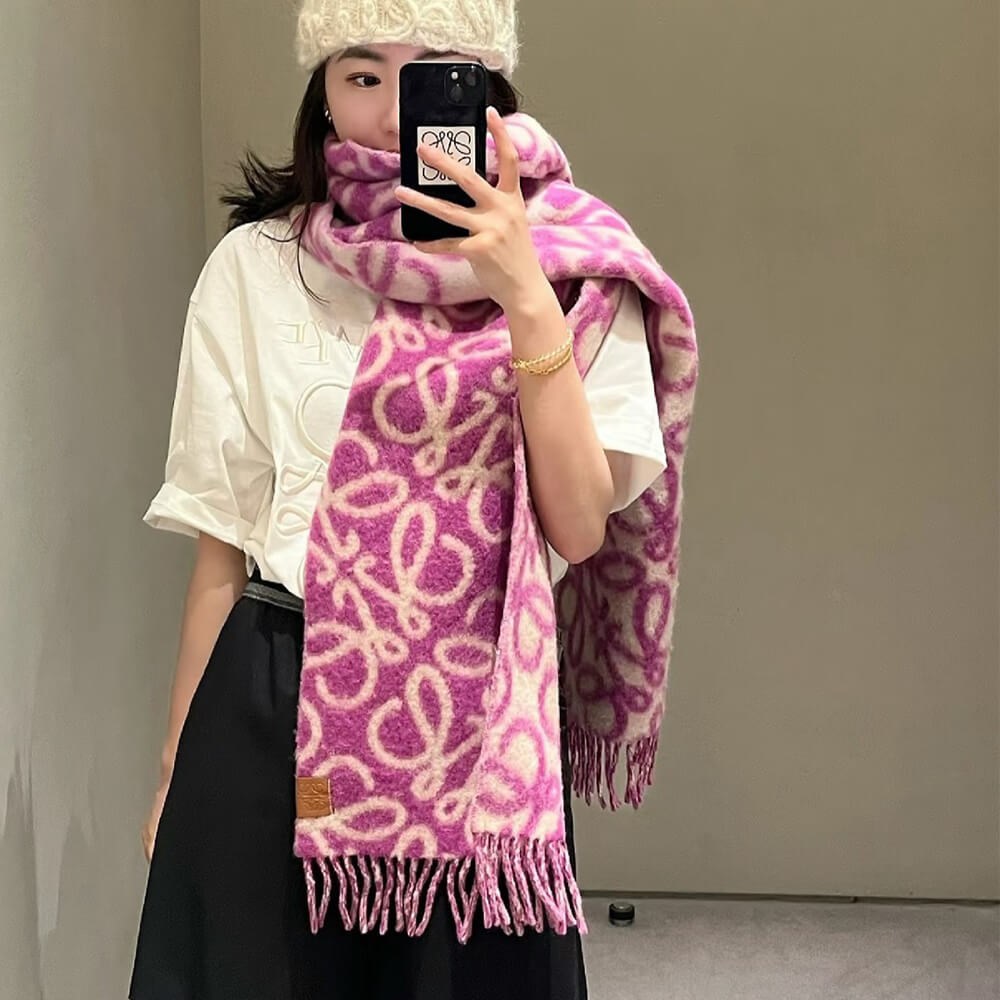 L0ew* Anagram scarf