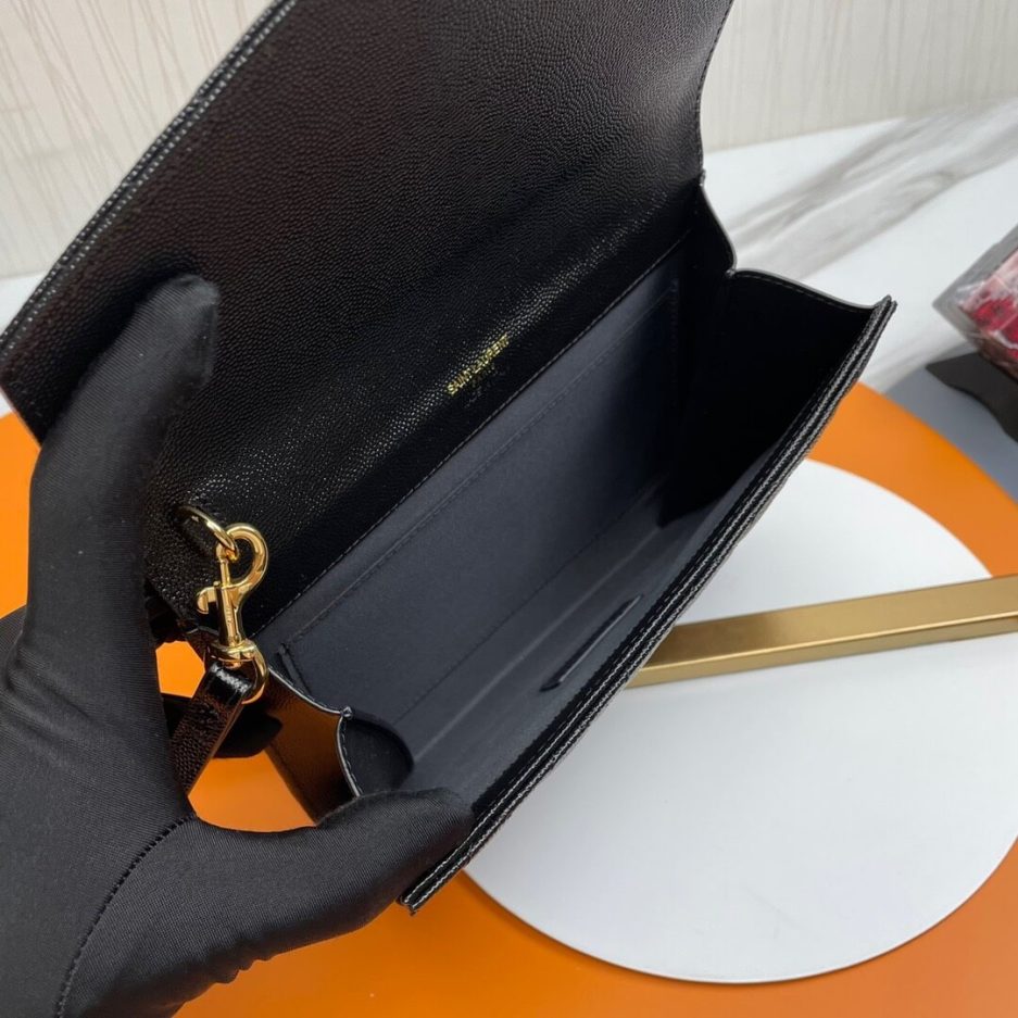 Y51 CASSANDRE matelassé leather flap clutch