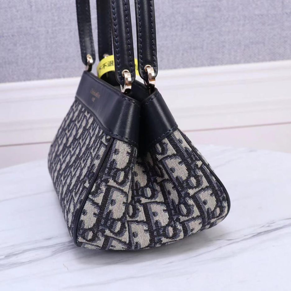 SMALL D10r KEY BAG