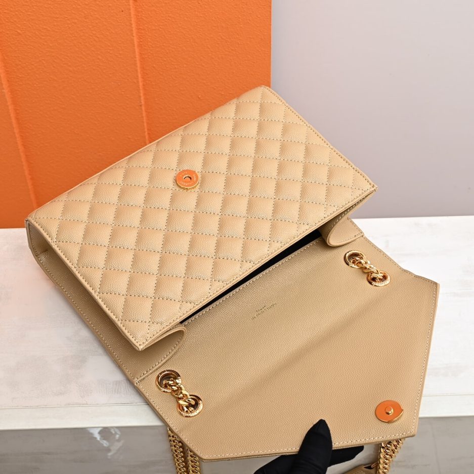 Y51 ENVELOPE MEDIUM IN QUILTED GRAIN DE POUDRE EMBOSSED LEATHER