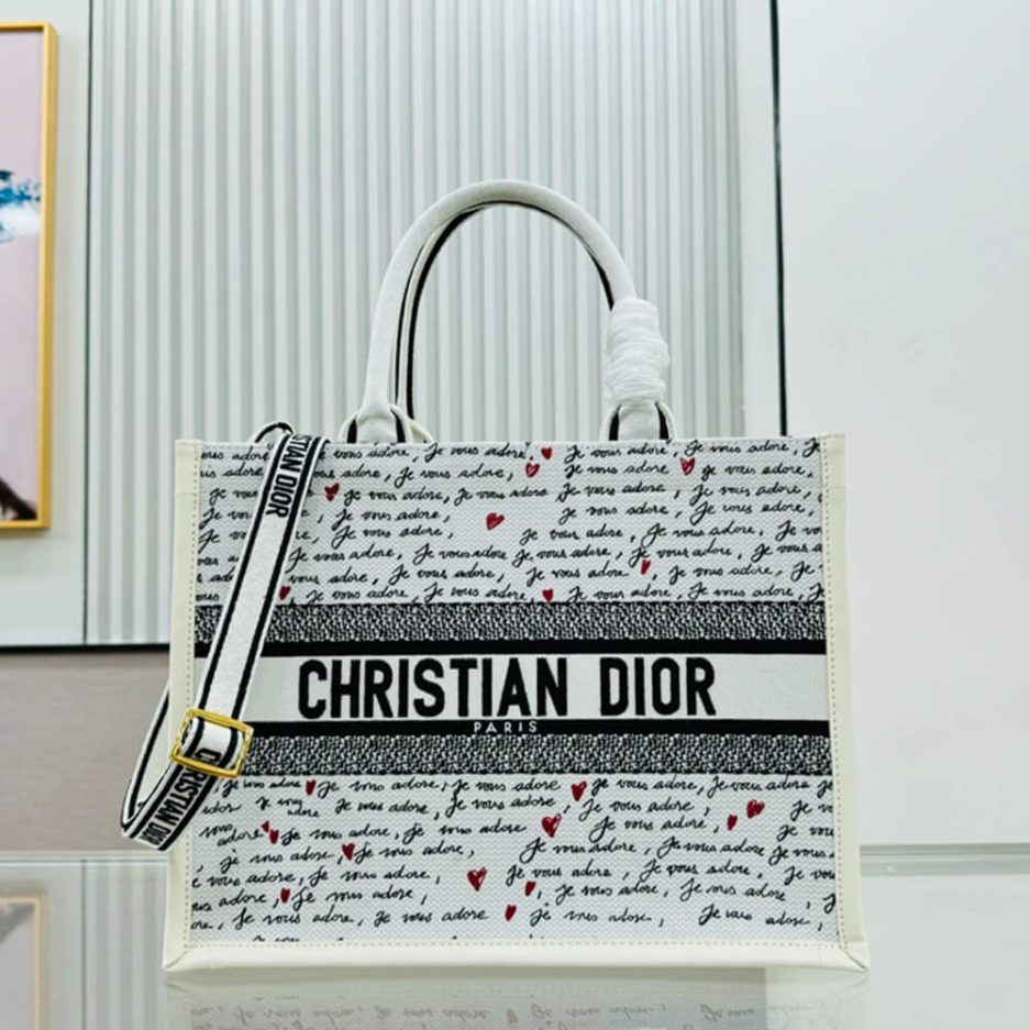 Medium D10r Book Tote