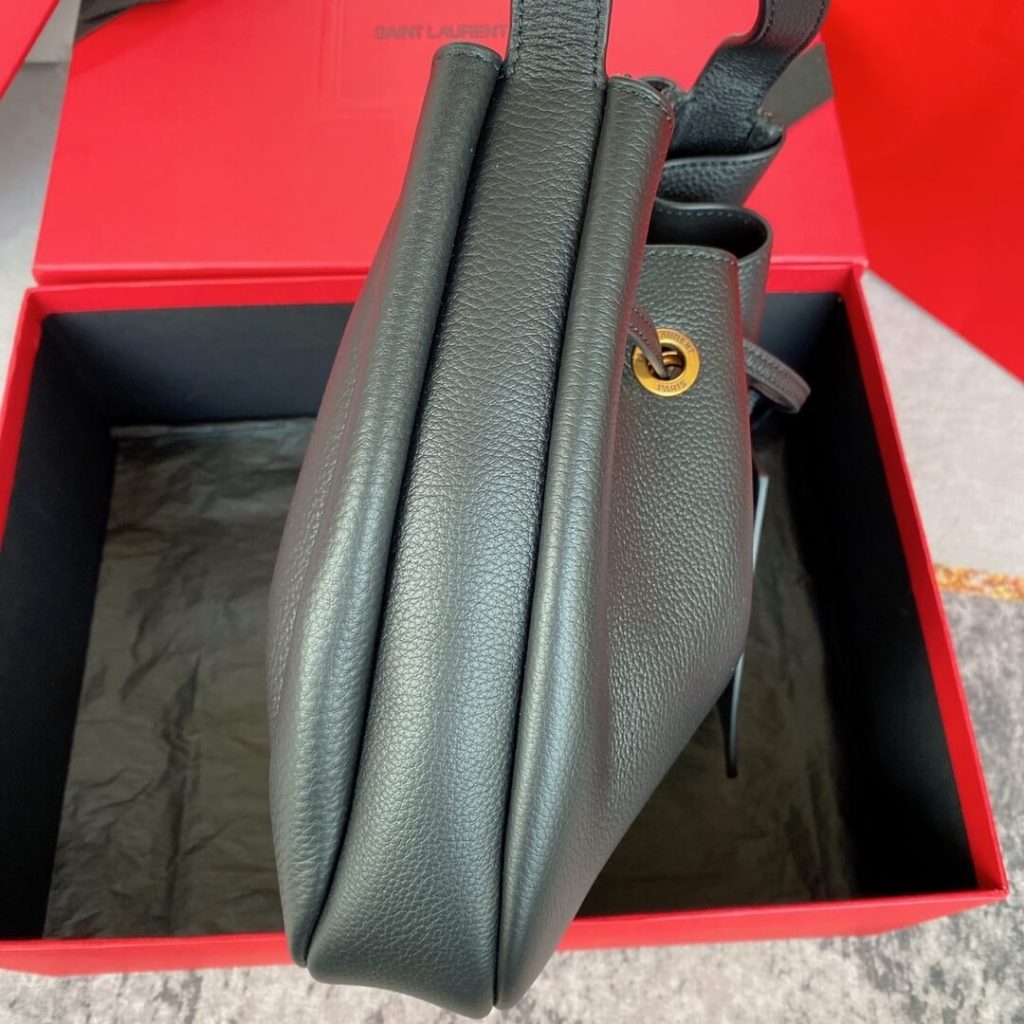 Y51 PARIS VII small hobo in grained leather