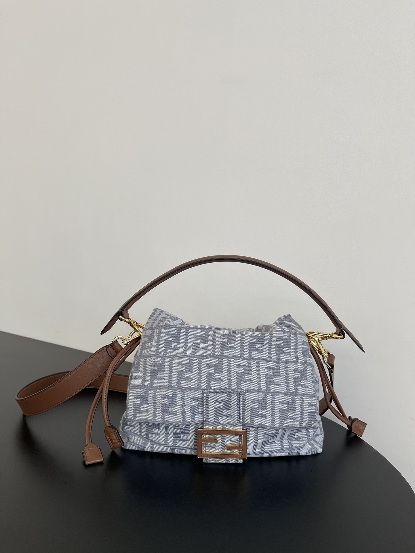 F**di Baguette Bag(HIGH-END GRADE)