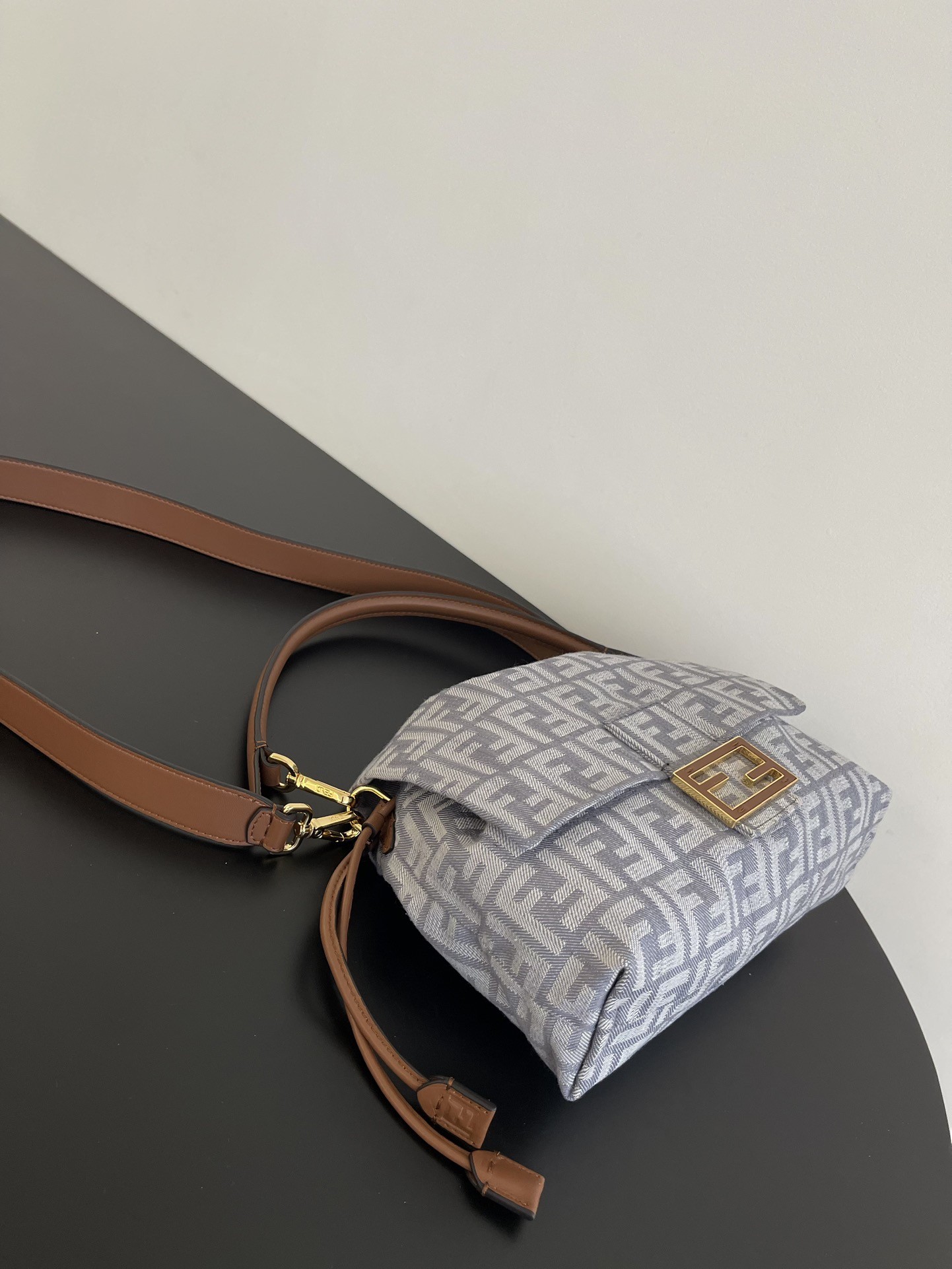 F**di Baguette Bag(HIGH-END GRADE)